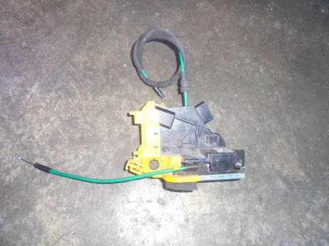 Ηλεκτρομαγνητική Κλειδαριά Δεξιά 4pin για HYUNDAI i30 (2012 - 2015) ( ) Hatchback - 3dr Ηλεκτρομαγνητική Κλειδαριά Δεξιά 4pin για HYUNDAI i30 (2012 - 2015) ( ) Hatchback - 3dr