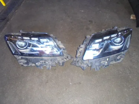 Μούρη (με καπό και φτερά) (Με XENON Φώτα και LED) (Με Σπασμένη Βάση Φαναριού) για AUDI Q5 (2008 - 2013) (8R) *Γ* -  Μούρη (με καπό και φτερά) (Με XENON Φώτα και LED) (Με Σπασμένη Βάση Φαναριού) για AUDI Q5 (2008 - 2013) (8R) *Γ* -
