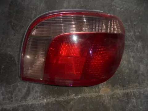 Φανάρι Πίσω Δεξί Ραγισμένο Μ.Ντουί για TOYOTA YARIS (1999 - 2002) (XP10) Φανάρι Πίσω Δεξί Ραγισμένο Μ.Ντουί για TOYOTA YARIS (1999 - 2002) (XP10)