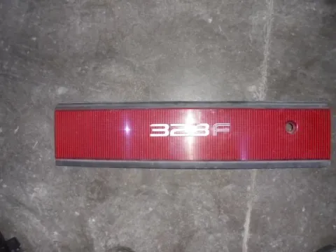 Ανακλαστικό Πορτ-Μπαγκάζ για MAZDA 323F (1989 - 1994) (BG) Ανακλαστικό Πορτ-Μπαγκάζ για MAZDA 323F (1989 - 1994) (BG)