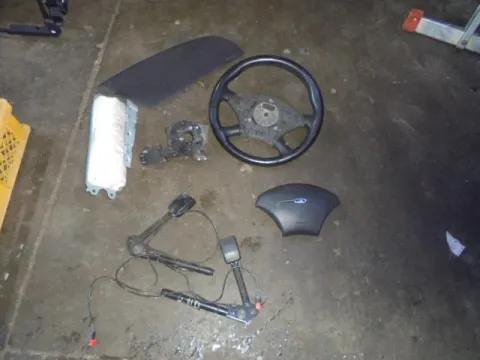 Σετ Αερόσακων Εμπρός (χ.Ταμπλό) για FORD FOCUS (1998 - 2001) Mk1a *Γ* Σετ Αερόσακων Εμπρός (χ.Ταμπλό) για FORD FOCUS (1998 - 2001) Mk1a *Γ*
