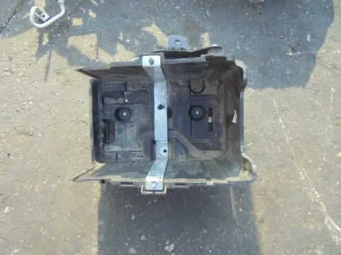 Βάση Μπαταρίας για FORD FIESTA (2012 - 2017) Mk7 1500 (XVJB) Diesel TDCi 120hp *ΔΒ* Βάση Μπαταρίας για FORD FIESTA (2012 - 2017) Mk7 1500 (XVJB) Diesel TDCi 120hp *ΔΒ*