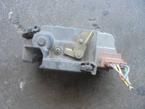 Ηλεκτρομαγνητική Κλειδαριά Πίσω Δεξιά 4Pin για CITROEN XSARA (1997 - 2000) Ηλεκτρομαγνητική Κλειδαριά Πίσω Δεξιά 4Pin για CITROEN XSARA (1997 - 2000)