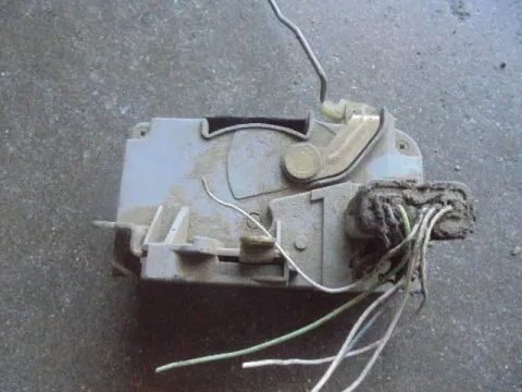 Ηλεκτρομαγνητική Κλειδαριά Εμπρός Δεξιά 6Pin για CITROEN C5 (2001 - 2004) (DC) Ηλεκτρομαγνητική Κλειδαριά Εμπρός Δεξιά 6Pin για CITROEN C5 (2001 - 2004) (DC)