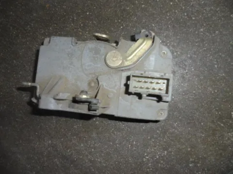 Ηλεκτρομαγνητική Κλειδαριά Εμπρός Δεξιά 9Pin για PEUGEOT 206 (1998 - 2002) (2A) (2C) (T3E) Ηλεκτρομαγνητική Κλειδαριά Εμπρός Δεξιά 9Pin για PEUGEOT 206 (1998 - 2002) (2A) (2C) (T3E)