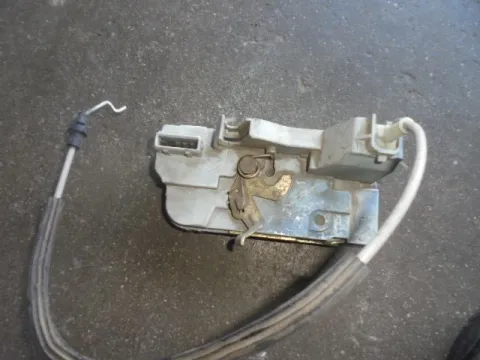 Ηλεκτρομαγνητική Κλειδαριά Πίσω Δεξιά 4pin για PEUGEOT 307 (2001 - 2005) (3A) (3C) , (2005 - 2008) Ηλεκτρομαγνητική Κλειδαριά Πίσω Δεξιά 4pin για PEUGEOT 307 (2001 - 2005) (3A) (3C) , (2005 - 2008)