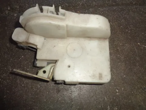 Κλειδαριά μηχανική Εμπρός Δεξιά  για VW POLO (1994 - 1999) (6N1) Κλειδαριά μηχανική Εμπρός Δεξιά  για VW POLO (1994 - 1999) (6N1)