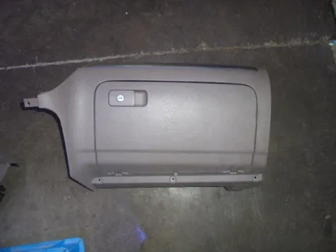 Ντουλαπάκι για VW GOLF (2009 - 2013) Mk6 (5K1) *Γ* Ντουλαπάκι για VW GOLF (2009 - 2013) Mk6 (5K1) *Γ*