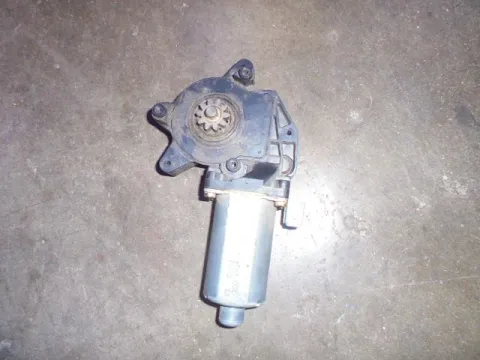 Γρύλος Παραθύρου Μοτερ Εμπρός Δεξί 2pin για MERCEDES VITO (1996 - 2003) (W638) Γρύλος Παραθύρου Μοτερ Εμπρός Δεξί 2pin για MERCEDES VITO (1996 - 2003) (W638)