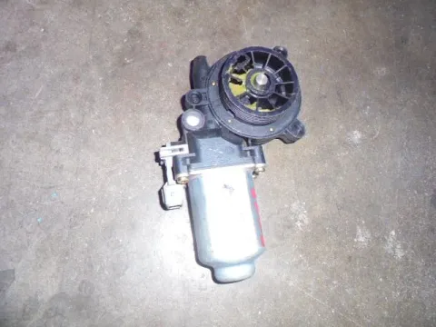 Γρύλος Παραθύρου Μοτερ Πίσω Δεξί 2pin για ROVER 75 (1999 - 2004) (RJ) Γρύλος Παραθύρου Μοτερ Πίσω Δεξί 2pin για ROVER 75 (1999 - 2004) (RJ)