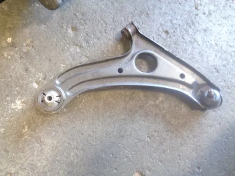 Ψαλίδι Εμπρός Δεξί για HYUNDAI GETZ (2002 - 2005) (TB) Ψαλίδι Εμπρός Δεξί για HYUNDAI GETZ (2002 - 2005) (TB)