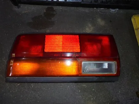 Φανάρι Πίσω Αριστερό για NISSAN BLUEBIRD (910) (1985 - ) Φανάρι Πίσω Αριστερό για NISSAN BLUEBIRD (910) (1985 - )
