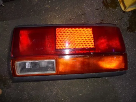 Φανάρι Πίσω Δεξί για NISSAN BLUEBIRD (910) (1985 - ) Φανάρι Πίσω Δεξί για NISSAN BLUEBIRD (910) (1985 - )