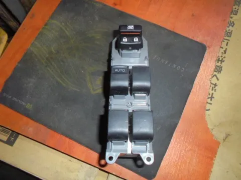 Διακόπτης Παραθύρων Κεντρικός Αριστερής 4πλος 15pin για TOYOTA YARIS (2015 - 2017)