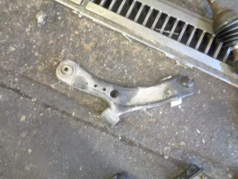 Ψαλίδι Εμπρός Αριστερό για SUZUKI SX4 (2007 - 2009) (RW) Ψαλίδι Εμπρός Αριστερό για SUZUKI SX4 (2007 - 2009) (RW)