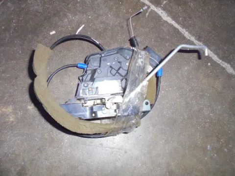 Ηλεκτρομαγνητική Κλειδαριά Εμπρός Δεξιά 6pin για MAZDA 3 (2004 - 2006) (BK) Ηλεκτρομαγνητική Κλειδαριά Εμπρός Δεξιά 6pin για MAZDA 3 (2004 - 2006) (BK)