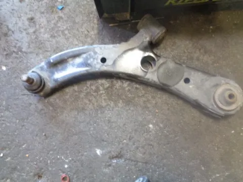 Ψαλίδι Εμπρός Αριστερό για SUZUKI SWIFT (2006 - 2008) (RS) ΠΑΛΕΤΑ 1 *223830*