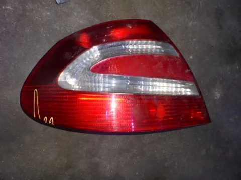 Φανάρι Πίσω Αριστερό (Ραγισμένο) για MERCEDES CLK (2002 - 2005) (C209) Φανάρι Πίσω Αριστερό (Ραγισμένο) για MERCEDES CLK (2002 - 2005) (C209)
