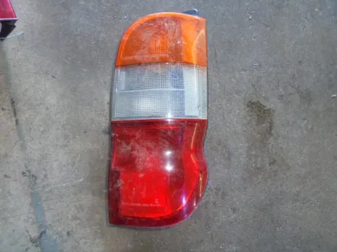 Φανάρι Πίσω Δεξί για TOYOTA HI-ACE (1996 - 2006) (XH10) Φανάρι Πίσω Δεξί για TOYOTA HI-ACE (1996 - 2006) (XH10)