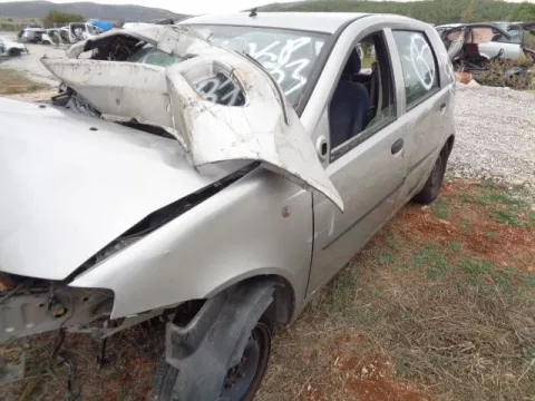 Τροπέτο Αμάξι κομπλέ Μηχανή Μόνο για Ανταλλακτικά Χωρίς Καπάκι για FIAT PUNTO (1999 - 2003) (188) Ηatchback - 5dr 1201 (188A5.000) Petrol 80 16 valve *ΔΒ* Τροπέτο Αμάξι κομπλέ Μηχανή Μόνο για Ανταλλακτικά Χωρίς Καπάκι για FIAT PUNTO (1999 - 2003) (188) Ηatchback - 5dr 1201 (188A5.000) Petrol 80 16 valve *ΔΒ*
