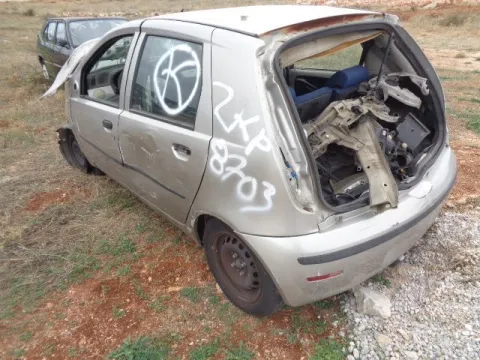 Τροπέτο Αμάξι κομπλέ Μηχανή Μόνο για Ανταλλακτικά Χωρίς Καπάκι για FIAT PUNTO (1999 - 2003) (188) Ηatchback - 5dr 1201 (188A5.000) Petrol 80 16 valve *ΔΒ* -  Τροπέτο Αμάξι κομπλέ Μηχανή Μόνο για Ανταλλακτικά Χωρίς Καπάκι για FIAT PUNTO (1999 - 2003) (188) Ηatchback - 5dr 1201 (188A5.000) Petrol 80 16 valve *ΔΒ* -