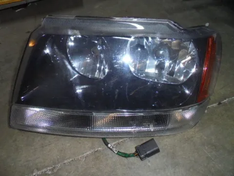 Φανάρι Εμπρός Αριστερό (ΜΑΥΡΟ ΦΟΝΤΟ) για JEEP GRAND CHEROKEE (1999 - 2003) (WJ) (WG) Φανάρι Εμπρός Αριστερό (ΜΑΥΡΟ ΦΟΝΤΟ) για JEEP GRAND CHEROKEE (1999 - 2003) (WJ) (WG)