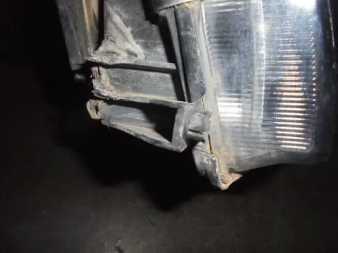 Φανάρι Εμπρός Δεξί Με Μία Σπασμένη Βάση για NISSAN ALMERA (1995 - 1998) (N15) - 