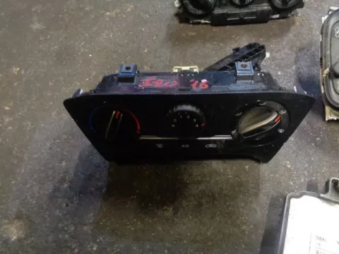 Χειριστήρια Καλοριφέρ για HYUNDAI i20 (2015 - ) ΠΑΛΕΤΑ 1 *239582* Χειριστήρια Καλοριφέρ για HYUNDAI i20 (2015 - ) ΠΑΛΕΤΑ 1 *239582*