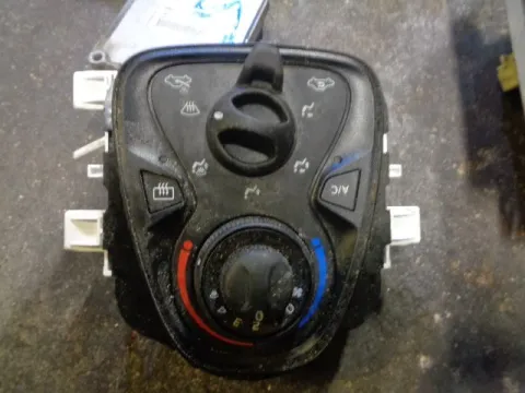Χειριστήρια Καλοριφέρ για PEUGEOT 108 (2014 - ) , TOYOTA AYGO (2014 - 2017) , (2017 - ) Χειριστήρια Καλοριφέρ για PEUGEOT 108 (2014 - ) , TOYOTA AYGO (2014 - 2017) , (2017 - )