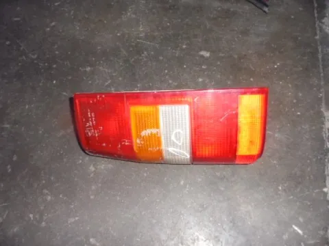 Φανάρι Πίσω Αριστερό Ραγισμένο για FIAT SCUDO (1995 - 2003) (220P) Φανάρι Πίσω Αριστερό Ραγισμένο για FIAT SCUDO (1995 - 2003) (220P)