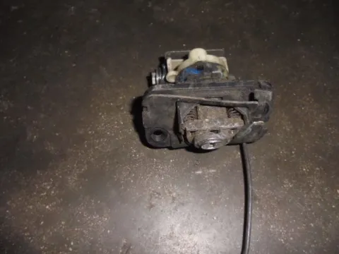 Αφαλός  Καπού Πίσω για TOYOTA AVENSIS (1997 - 2000) (T220) , (2000 - 2003) (T220) Αφαλός  Καπού Πίσω για TOYOTA AVENSIS (1997 - 2000) (T220) , (2000 - 2003) (T220)