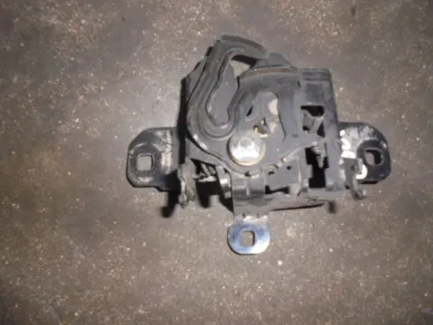 Κλειδαριά Καπό Εμπρός για VW GOLF (1998 - 2004) Mk4 (1J1) Κλειδαριά Καπό Εμπρός για VW GOLF (1998 - 2004) Mk4 (1J1)