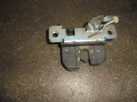Κλειδαριά Καπού Πίσω - Μπαγκάζ 3Pin για VW POLO (2002 - 2005) (9N) , (2005 - 2009) (9N3 ) Κλειδαριά Καπού Πίσω - Μπαγκάζ 3Pin για VW POLO (2002 - 2005) (9N) , (2005 - 2009) (9N3 )