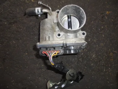 Σώμα Πεταλούδας 2203047010 για TOYOTA YARIS (2009 - 2012) (XP90) Σώμα Πεταλούδας 2203047010 για TOYOTA YARIS (2009 - 2012) (XP90)