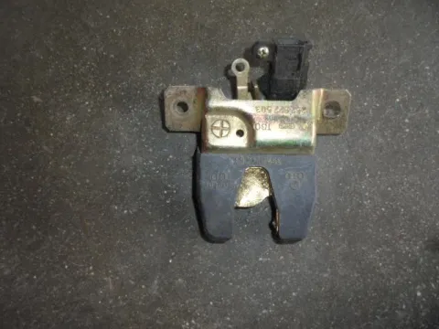 Κλειδαριά Καπού Πίσω - Μπαγκάζ 2Pin για VW PASSAT (1993 - 1996) (3A2 - 35I) Κλειδαριά Καπού Πίσω - Μπαγκάζ 2Pin για VW PASSAT (1993 - 1996) (3A2 - 35I)