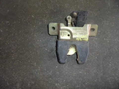 Κλειδαριά Καπού Πίσω - Μπαγκάζ 2Pin για VW PASSAT (1993 - 1996) (3A2 - 35I) Κλειδαριά Καπού Πίσω - Μπαγκάζ 2Pin για VW PASSAT (1993 - 1996) (3A2 - 35I)