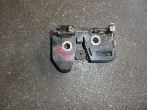 Κλειδαριά Καπού Πίσω - Μπαγκάζ 2Pin για VW POLO (1994 - 1999) (6N1) Κλειδαριά Καπού Πίσω - Μπαγκάζ 2Pin για VW POLO (1994 - 1999) (6N1)