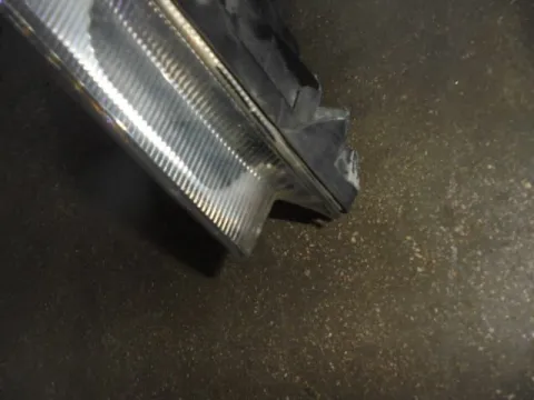 Φανάρι Εμπρός Δεξί Με Μία Σπασμένη Βάση  για SKODA FABIA (2011 - 2014) ( ) - 