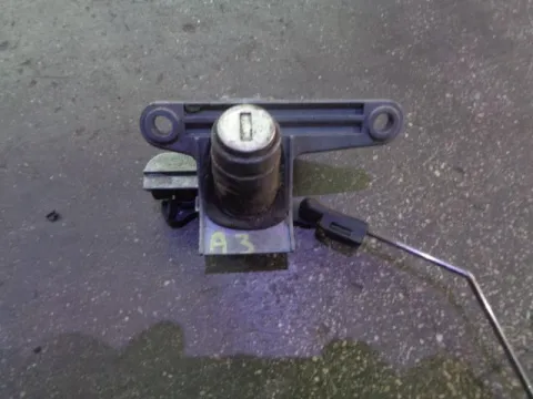 Αφαλός Πόρτ-Μπαγκάζ για AUDI A3 (1996 - 2000) (8L) , (2000 - 2003) (8L) Αφαλός Πόρτ-Μπαγκάζ για AUDI A3 (1996 - 2000) (8L) , (2000 - 2003) (8L)