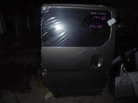Πόρτα Δεξιά Συρόμενη Με Τζάμι για NISSAN NV200-EVALIA (2010 - ) Πόρτα Δεξιά Συρόμενη Με Τζάμι για NISSAN NV200-EVALIA (2010 - )
