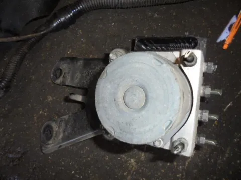 Μονάδα ABS 040 810 0240 για PEUGEOT 107 (2006 - 2009) Μονάδα ABS 040 810 0240 για PEUGEOT 107 (2006 - 2009)