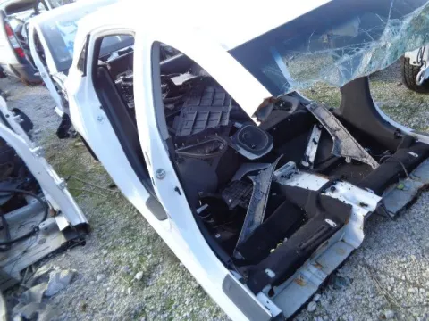 Τροπέτο Πίσω Με Άξονα με Δισκόφρενα ABS για HYUNDAI i30 (2012 - 2015) ( ) Hatchback - 5dr *Δ* -  Τροπέτο Πίσω Με Άξονα με Δισκόφρενα ABS για HYUNDAI i30 (2012 - 2015) ( ) Hatchback - 5dr *Δ* -