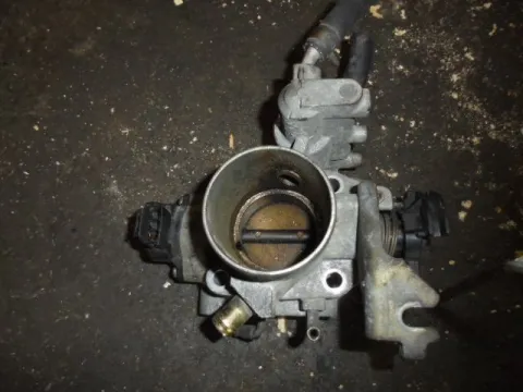 Σώμα Πεταλούδας 198500-1121 για DAIHATSU CUORE (1998 - 2003) VI , TERIOS (1997 - 2000) (J100) , SIRION (1998 - 2002) Σώμα Πεταλούδας 198500-1121 για DAIHATSU CUORE (1998 - 2003) VI , TERIOS (1997 - 2000) (J100) , SIRION (1998 - 2002)