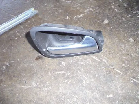 Πετούγια Πόρτας Εσωτερική Πίσω Δεξιά για FORD KUGA (2013 - 2017) Πετούγια Πόρτας Εσωτερική Πίσω Δεξιά για FORD KUGA (2013 - 2017)