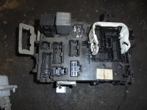 Ασφαλειοθήκη 5WK48541 για NISSAN PRIMERA (1996 - 1999) (P11) , (1999 - 2001) (P11) -  Ασφαλειοθήκη 5WK48541 για NISSAN PRIMERA (1996 - 1999) (P11) , (1999 - 2001) (P11) -