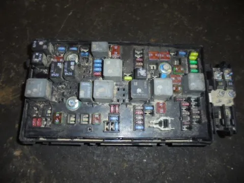 Ασφαλειοθήκη 544949969 για CHEVROLET - DAEWOO CRUZE (2009 - ) 2000 Diesel 150 CDI Ασφαλειοθήκη 544949969 για CHEVROLET - DAEWOO CRUZE (2009 - ) 2000 Diesel 150 CDI