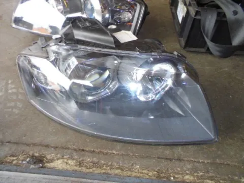 Φανάρι Εμπρός Δεξί XENON για AUDI A3 (2005 - 2008) (8P) Φανάρι Εμπρός Δεξί XENON για AUDI A3 (2005 - 2008) (8P)