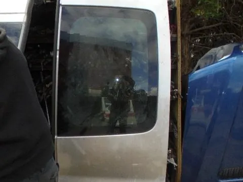 Πόρτα Πίσω Δεξιά Δίφυλλη Με Τζάμι 2.08 για OPEL VIVARO (2006 - 2009) *Γ* Πόρτα Πίσω Δεξιά Δίφυλλη Με Τζάμι 2.08 για OPEL VIVARO (2006 - 2009) *Γ*