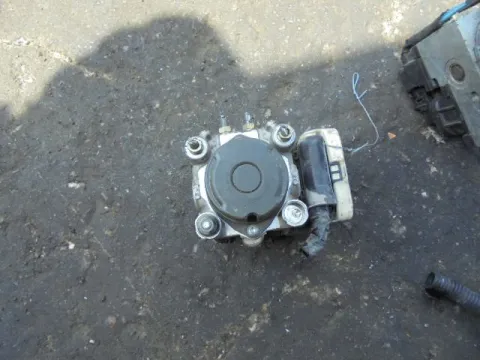 Μονάδα ABS 5610076J0 για SUZUKI JIMNY (2005 - 2013) (SN) Μονάδα ABS 5610076J0 για SUZUKI JIMNY (2005 - 2013) (SN)