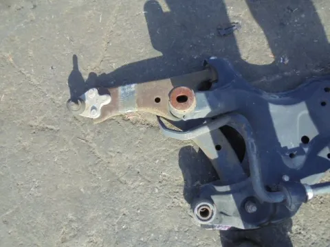 Ψαλίδι Εμπρός Αριστερό για TOYOTA AVENSIS (2003 - 2006) (T250) *ΔΒ* Ψαλίδι Εμπρός Αριστερό για TOYOTA AVENSIS (2003 - 2006) (T250) *ΔΒ*